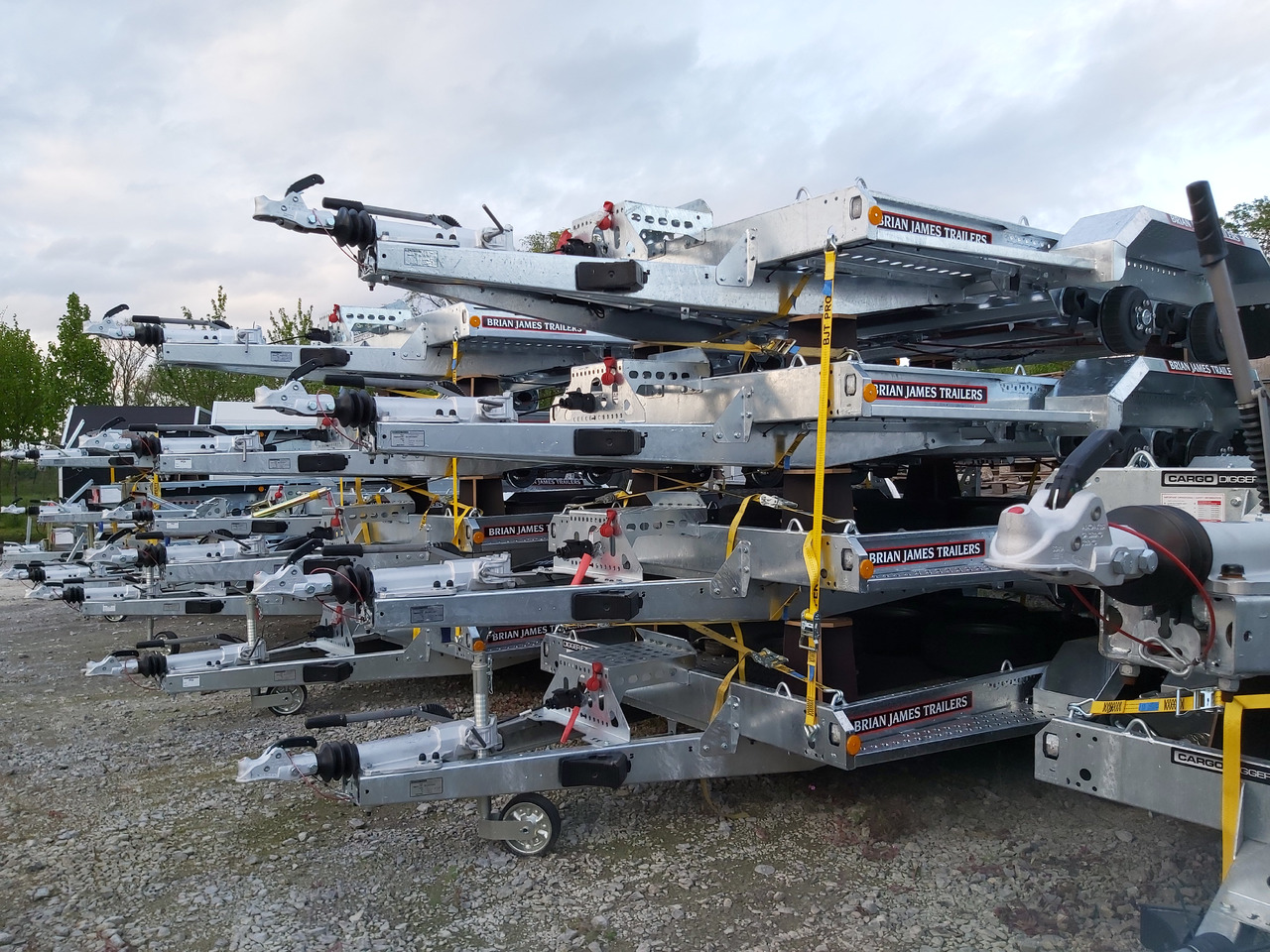 Brian James Digger Plant 543-3717-35-2 370x170cm 3500kg Rampen Reserverad 2736kg Nutzlast Aktion 24 - Machinetransporter: afbeelding 4 Brian James Digger Plant 543-3717-35-2 370x170cm 3500kg Rampen Reserverad 2736kg Nutzlast Aktion 24 - Machinetransporter: afbeelding 4