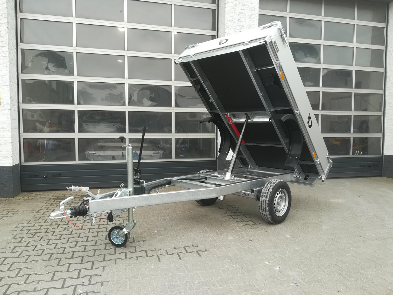Cheval Liberte Debon Kipper PW 0 ECO 1500 250x155x30cm 1500kg Modell 2024 - Kipper aanhangwagen: afbeelding 1 Cheval Liberte Debon Kipper PW 0 ECO 1500 250x155x30cm 1500kg Modell 2024 - Kipper aanhangwagen: afbeelding 1