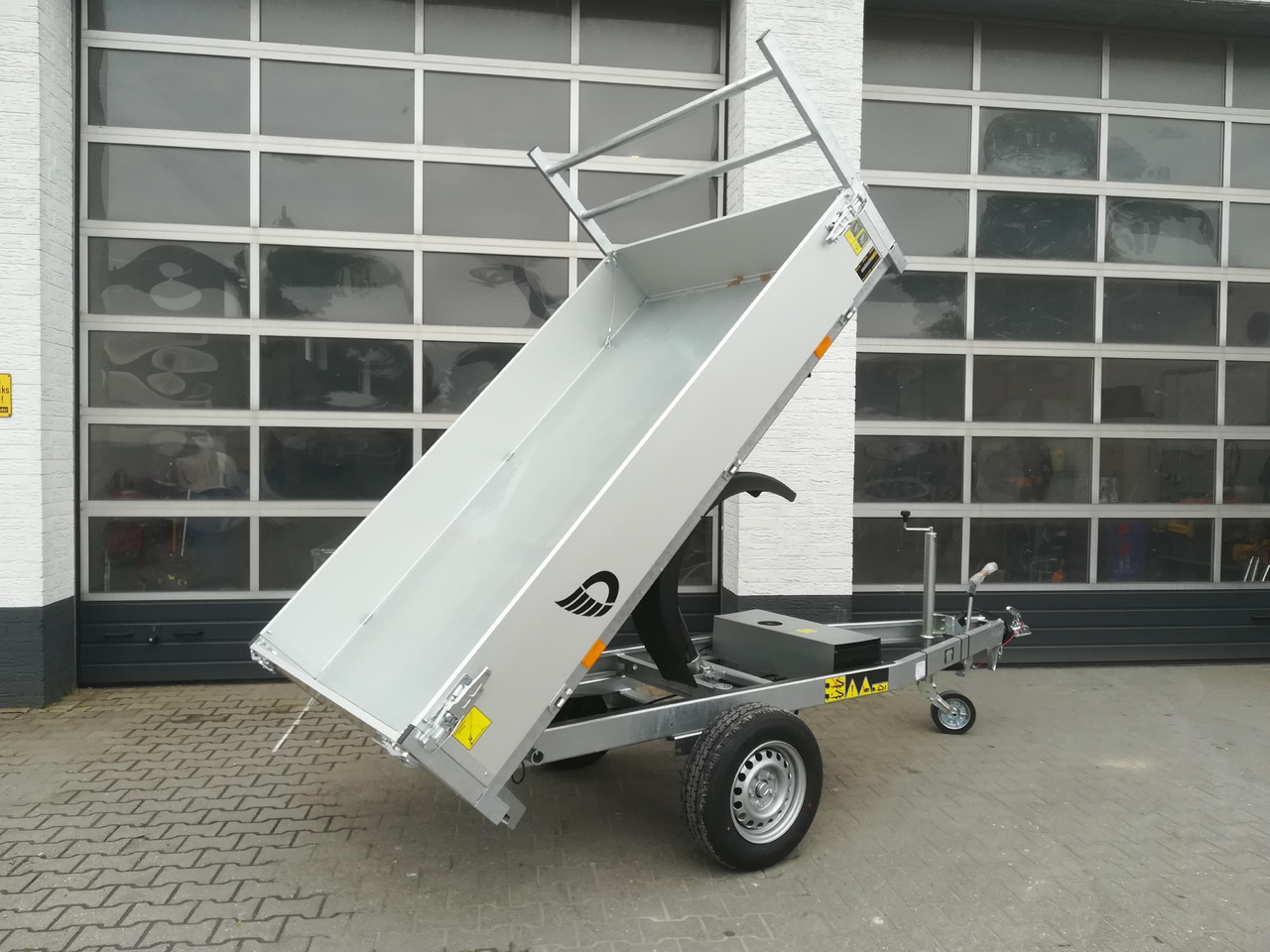 Cheval Liberte Debon Kipper PW 0 Lux Elektro 250x155x30cm 1500kg Januar Online Aktion - Kipper aanhangwagen: afbeelding 1 Cheval Liberte Debon Kipper PW 0 Lux Elektro 250x155x30cm 1500kg Januar Online Aktion - Kipper aanhangwagen: afbeelding 1