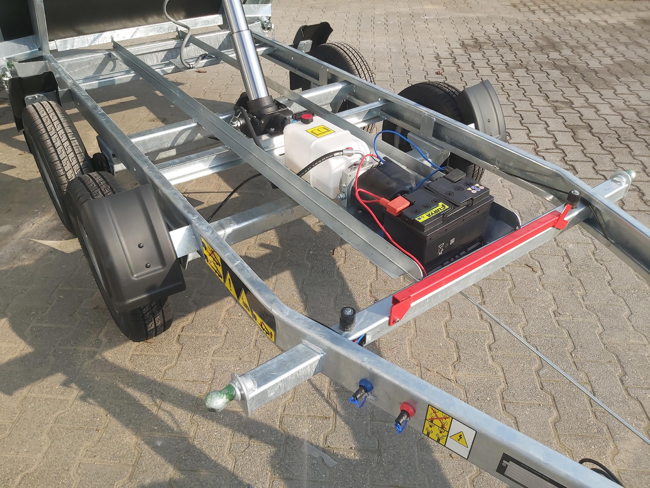 Cheval Liberte Debon Kipper PW 2.4 Basic Elektro 305x180x35cm 2600kg Modell 2024 - Kipper aanhangwagen: afbeelding 5 Cheval Liberte Debon Kipper PW 2.4 Basic Elektro 305x180x35cm 2600kg Modell 2024 - Kipper aanhangwagen: afbeelding 5