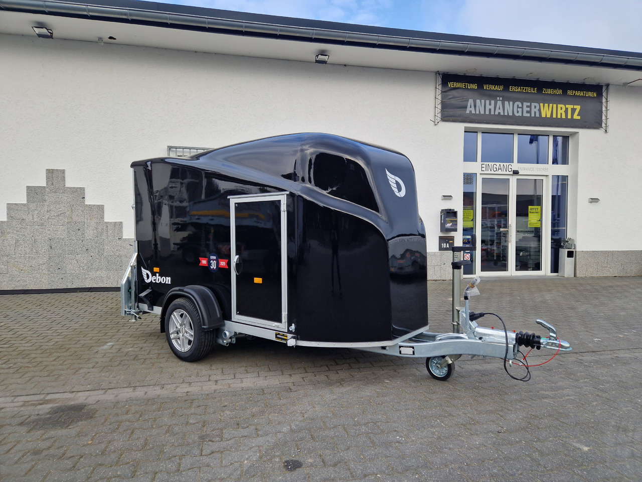 Debon Cargo 1300 300x152x168cm black Seitentür Alufelgen silver Pullman II 100km/H 1300kg Modell 25 - Aanhangwagen auto: afbeelding 1 Debon Cargo 1300 300x152x168cm black Seitentür Alufelgen silver Pullman II 100km/H 1300kg Modell 25 - Aanhangwagen auto: afbeelding 1