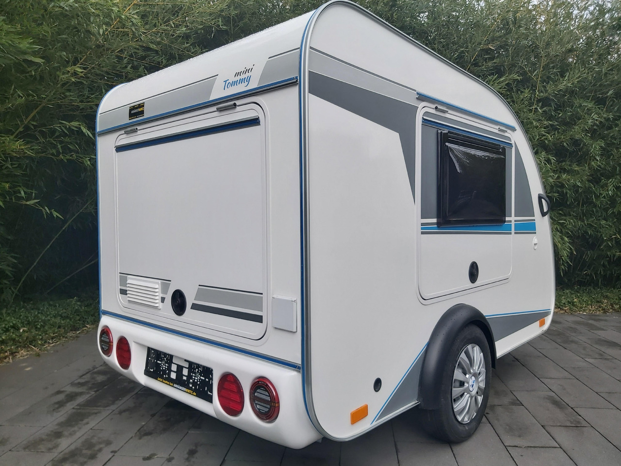 Mini Camper Mini Tommy TMC25 252x140x121cm aero V1 Küche 12V/230V 100km/H 750kg gebremst Modell 24 - Caravan: afbeelding 5 Mini Camper Mini Tommy TMC25 252x140x121cm aero V1 Küche 12V/230V 100km/H 750kg gebremst Modell 24 - Caravan: afbeelding 5