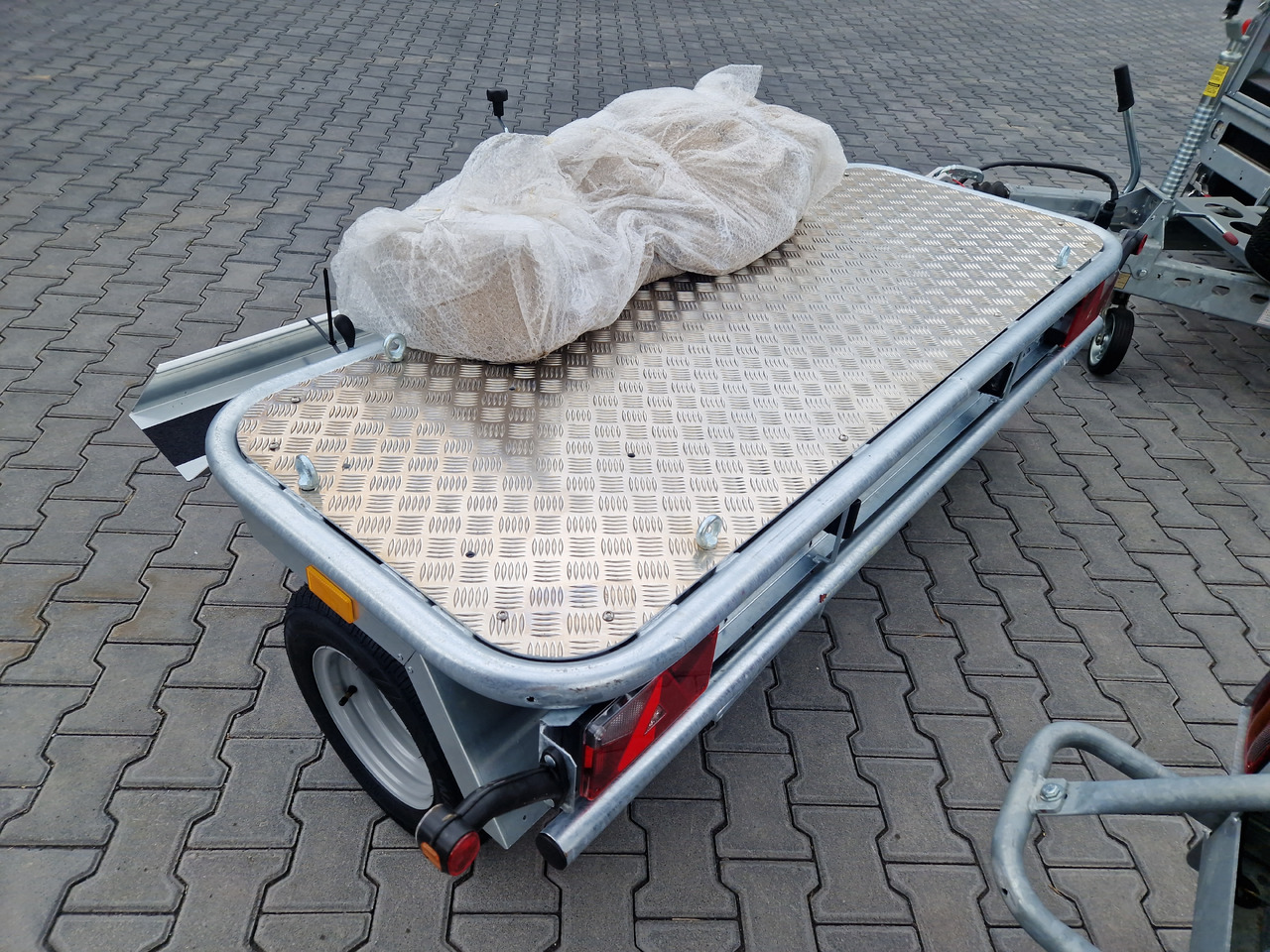 Motorradanhänger Roadster Motocamp 1 quer 200x80cm 750kg 100km/H - Motor aanhanger: afbeelding 3 Motorradanhänger Roadster Motocamp 1 quer 200x80cm 750kg 100km/H - Motor aanhanger: afbeelding 3