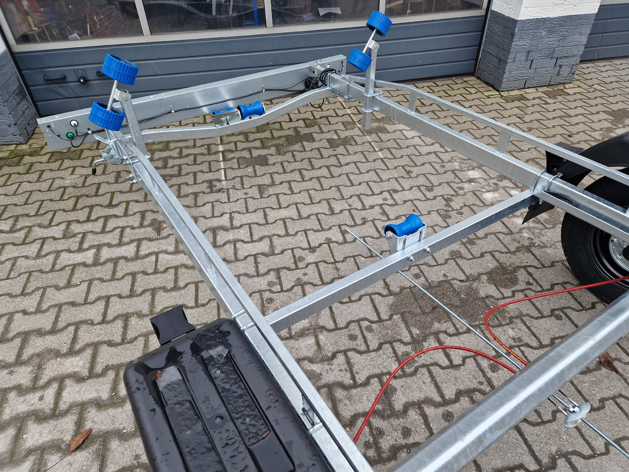 Neptun Bootstrailer Navy GN 231 1300 mit Winde 1300kg Modell 2024 - Boottrailer: afbeelding 3 Neptun Bootstrailer Navy GN 231 1300 mit Winde 1300kg Modell 2024 - Boottrailer: afbeelding 3