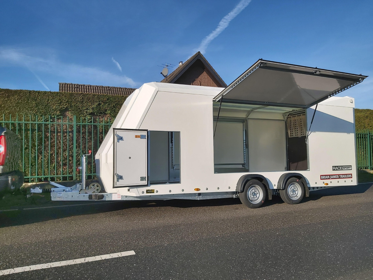 Race Sport Transporter 500x200x175cm 3000kg geschützter Fahrzeugtranport - Autotransport aanhangwagen: afbeelding 1 Race Sport Transporter 500x200x175cm 3000kg geschützter Fahrzeugtranport - Autotransport aanhangwagen: afbeelding 1