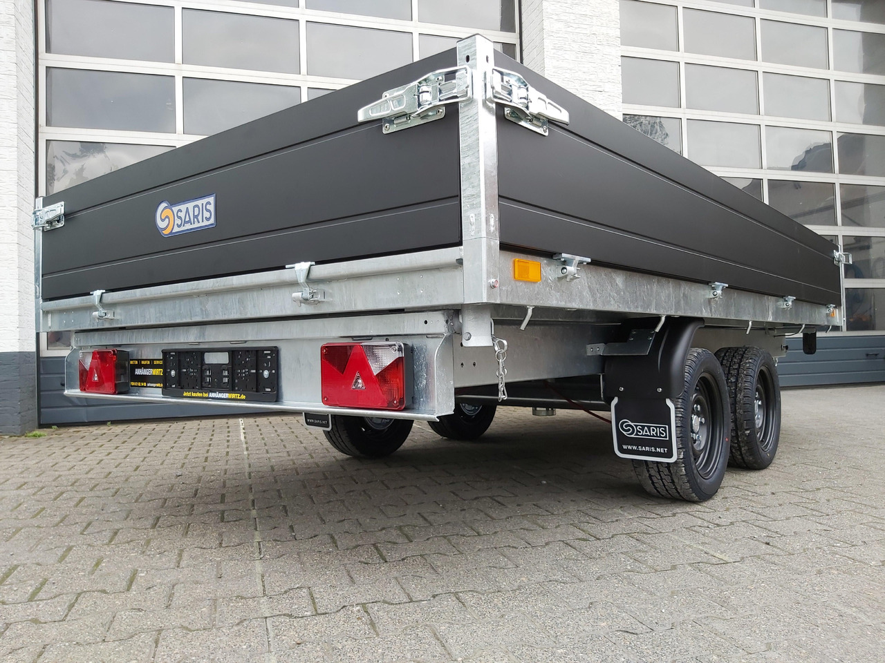 Kipper aanhangwagen Saris Kipper K1 356 184 3500 2 E 356x184x35cm black Elektro&Not 13" (L) 3500kg preorder 2024: afbeelding 7 Kipper aanhangwagen Saris Kipper K1 356 184 3500 2 E 356x184x35cm black Elektro&Not 13" (L) 3500kg preorder 2024: afbeelding 7
