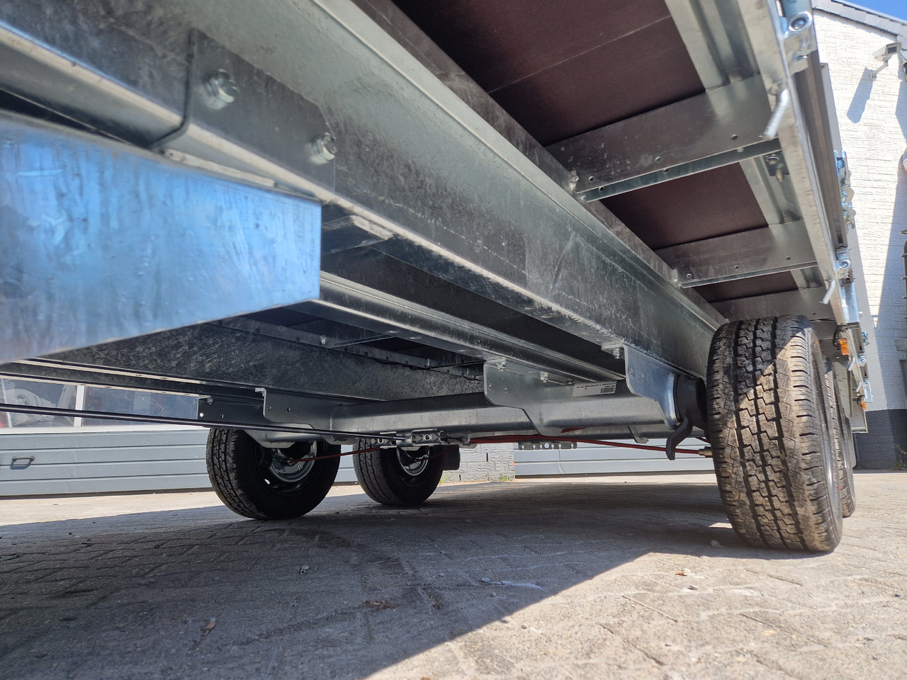 Open/ Plateau aanhangwagen Saris PL HD 506 204 3500 2 506x204x35cm heavy duty black LED Licht (XXL) 3500kg: afbeelding 12 Open/ Plateau aanhangwagen Saris PL HD 506 204 3500 2 506x204x35cm heavy duty black LED Licht (XXL) 3500kg: afbeelding 12