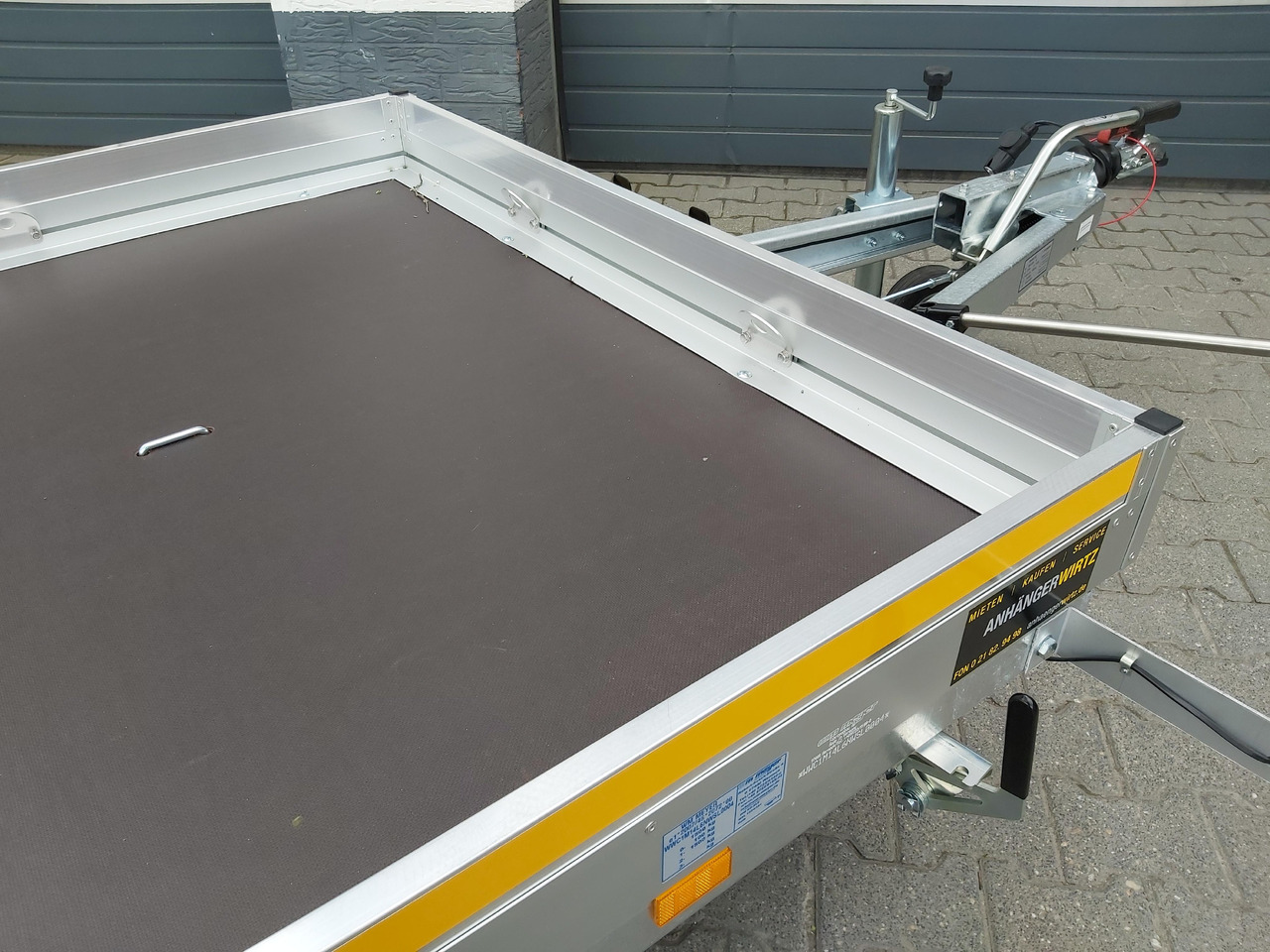 Senklift Anhänger MSL 1530/151 301x151x10cm yellow Plattform hydraulisch absenkbar 1500kg - Machinetransporter: afbeelding 4 Senklift Anhänger MSL 1530/151 301x151x10cm yellow Plattform hydraulisch absenkbar 1500kg - Machinetransporter: afbeelding 4