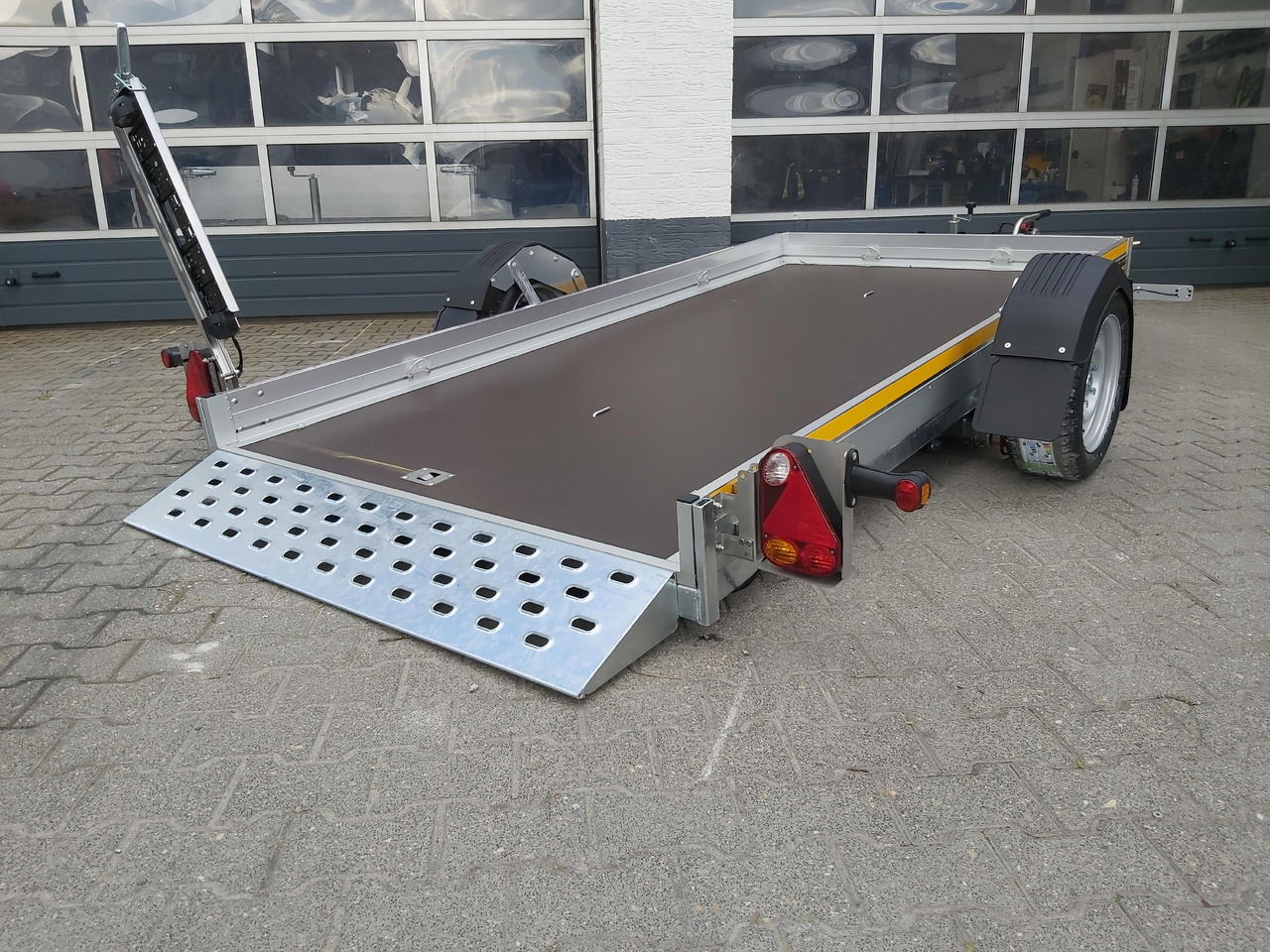 Senklift Anhänger MSL 1530/151 301x151x10cm yellow Plattform hydraulisch absenkbar 1500kg - Machinetransporter: afbeelding 2 Senklift Anhänger MSL 1530/151 301x151x10cm yellow Plattform hydraulisch absenkbar 1500kg - Machinetransporter: afbeelding 2