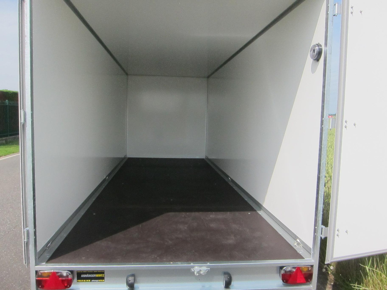 WM Meyer Kofferanhänger AZ 3560/200 S40 601x200x205cm Profiline 3000kg Aktion - Gesloten aanhangwagen: afbeelding 4 WM Meyer Kofferanhänger AZ 3560/200 S40 601x200x205cm Profiline 3000kg Aktion - Gesloten aanhangwagen: afbeelding 4