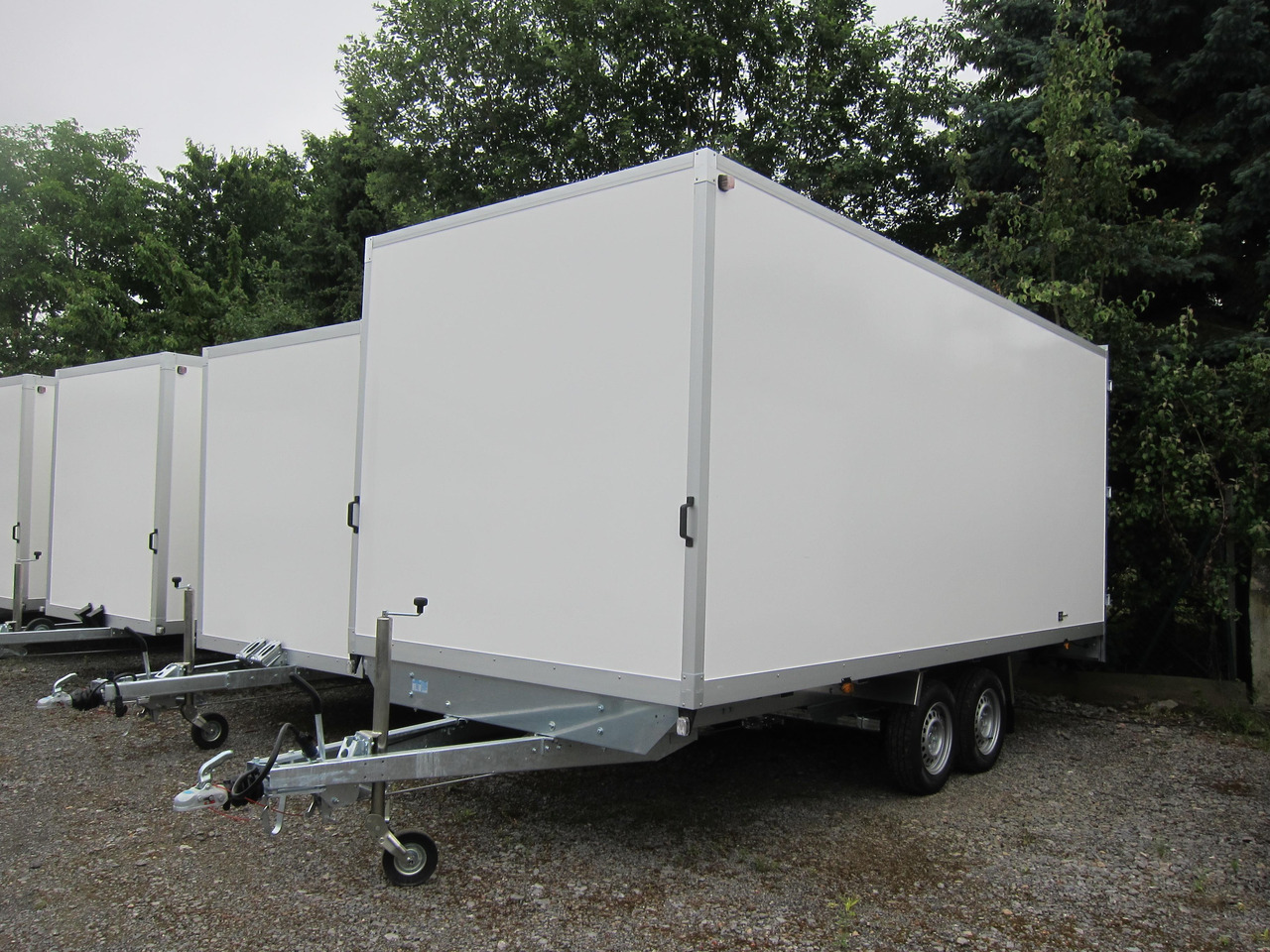 WM Meyer Kofferanhänger AZHLC 2750/210 S40 501x210x205cm (XXL) 2700kg - Gesloten aanhangwagen: afbeelding 2 WM Meyer Kofferanhänger AZHLC 2750/210 S40 501x210x205cm (XXL) 2700kg - Gesloten aanhangwagen: afbeelding 2