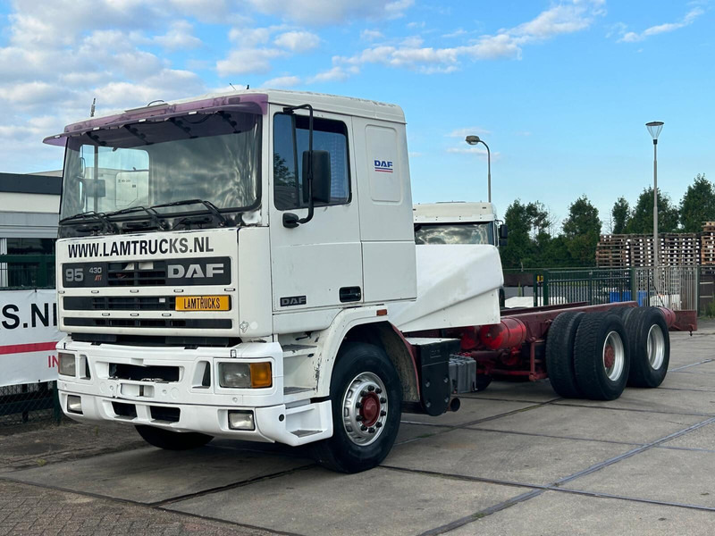 DAF 95.400 - Chassis vrachtwagen: afbeelding 1 DAF 95.400 - Chassis vrachtwagen: afbeelding 1