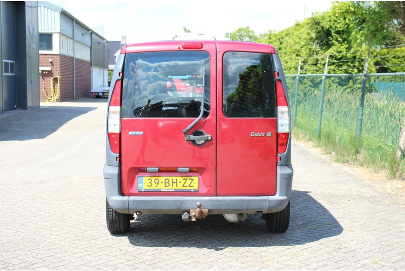 Fiat Doblò Cargo 1.9 JTD SCHUIFDEUR - Gesloten bestelwagen: afbeelding 4 Fiat Doblò Cargo 1.9 JTD SCHUIFDEUR - Gesloten bestelwagen: afbeelding 4