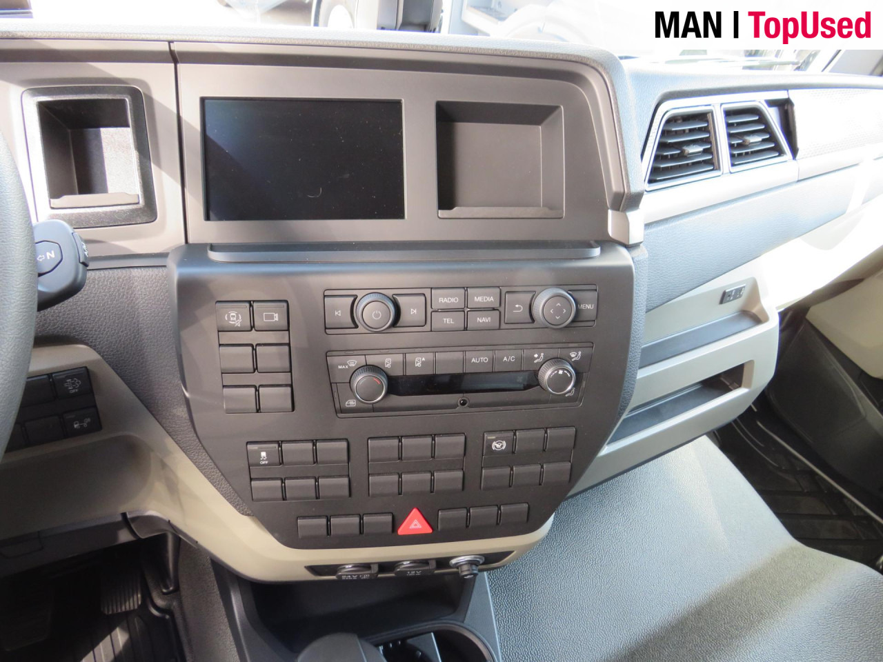 MAN TGL 12.220 4x2 BL CH JUNGE Koffer DHOLLANDIA LBW - Bakwagen: afbeelding 4 MAN TGL 12.220 4x2 BL CH JUNGE Koffer DHOLLANDIA LBW - Bakwagen: afbeelding 4