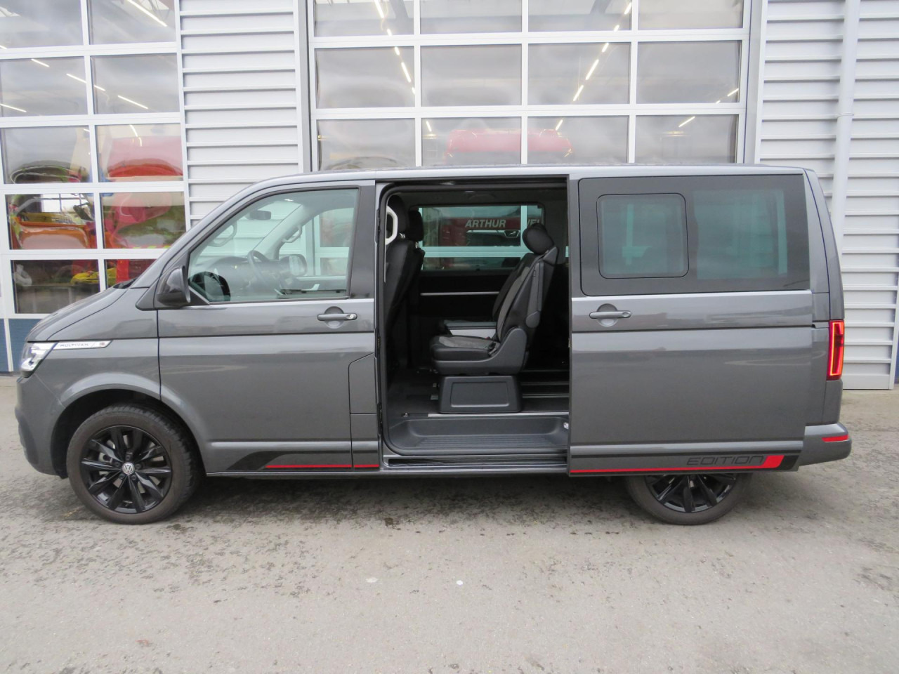 VOLKSWAGEN T6.1 Multivan Comfortline Edition Court Bluetooth - Personenwagen: afbeelding 5 VOLKSWAGEN T6.1 Multivan Comfortline Edition Court Bluetooth - Personenwagen: afbeelding 5