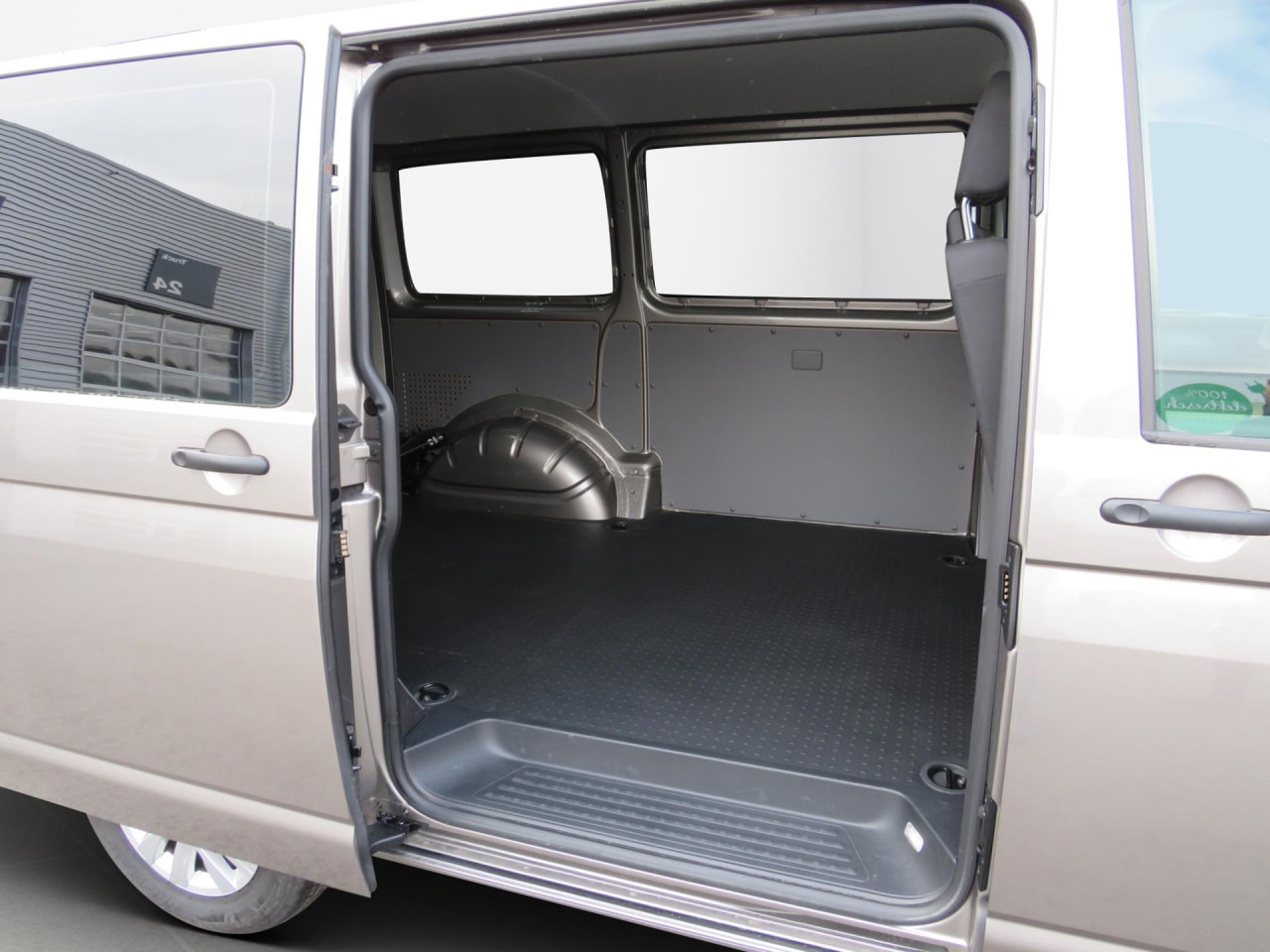 VOLKSWAGEN T6.1 Transporter Trendline 2.0 TDI Kasten Euro6 ZV - Kleine bestelwagen: afbeelding 3 VOLKSWAGEN T6.1 Transporter Trendline 2.0 TDI Kasten Euro6 ZV - Kleine bestelwagen: afbeelding 3