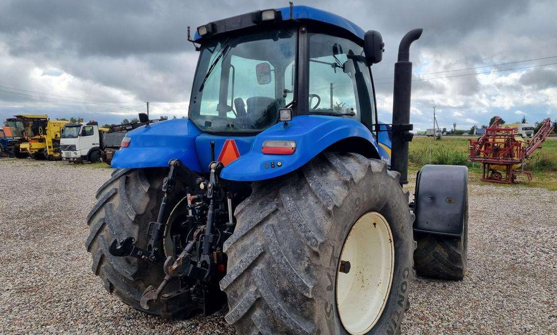 New Holland T8040 - Tractor: afbeelding 5 New Holland T8040 - Tractor: afbeelding 5