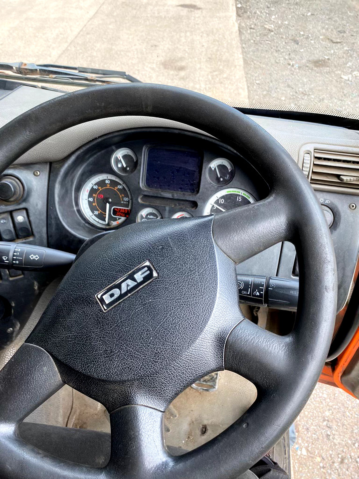 DAF 75CF 310 6X2 - Schuifzeilen vrachtwagen: afbeelding 5 DAF 75CF 310 6X2 - Schuifzeilen vrachtwagen: afbeelding 5