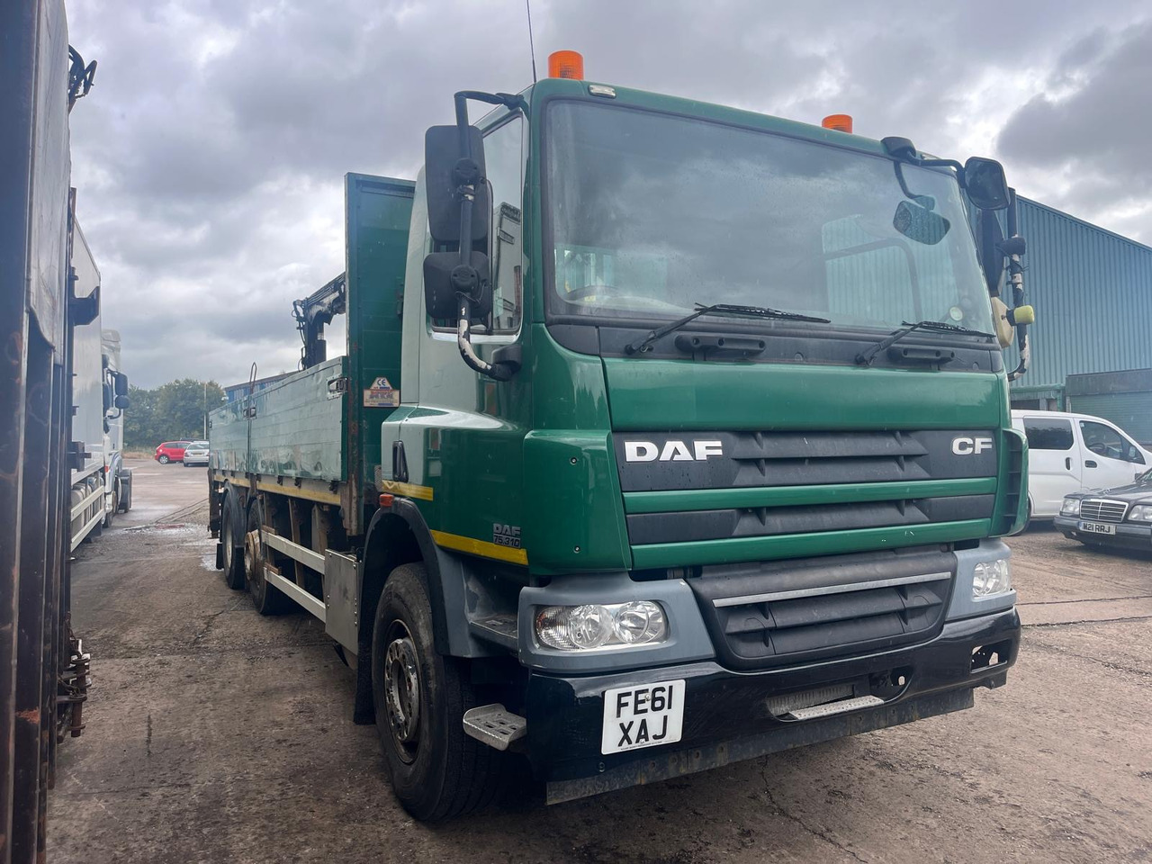 DAF CF 75 310 - Vrachtwagen met open laadbak, Kraanwagen: afbeelding 1 DAF CF 75 310 - Vrachtwagen met open laadbak, Kraanwagen: afbeelding 1