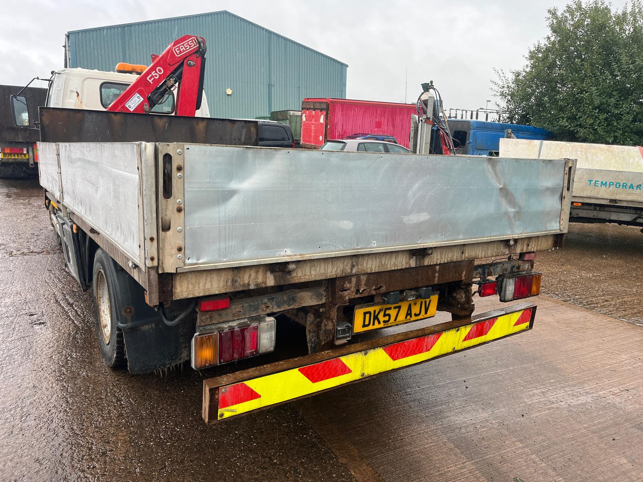 Isuzu NQR 70 - Vrachtwagen met open laadbak, Kraanwagen: afbeelding 4 Isuzu NQR 70 - Vrachtwagen met open laadbak, Kraanwagen: afbeelding 4