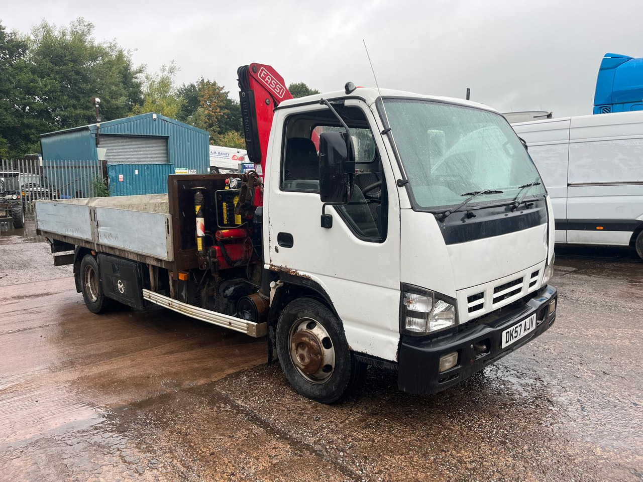 Isuzu NQR 70 - Vrachtwagen met open laadbak, Kraanwagen: afbeelding 2 Isuzu NQR 70 - Vrachtwagen met open laadbak, Kraanwagen: afbeelding 2