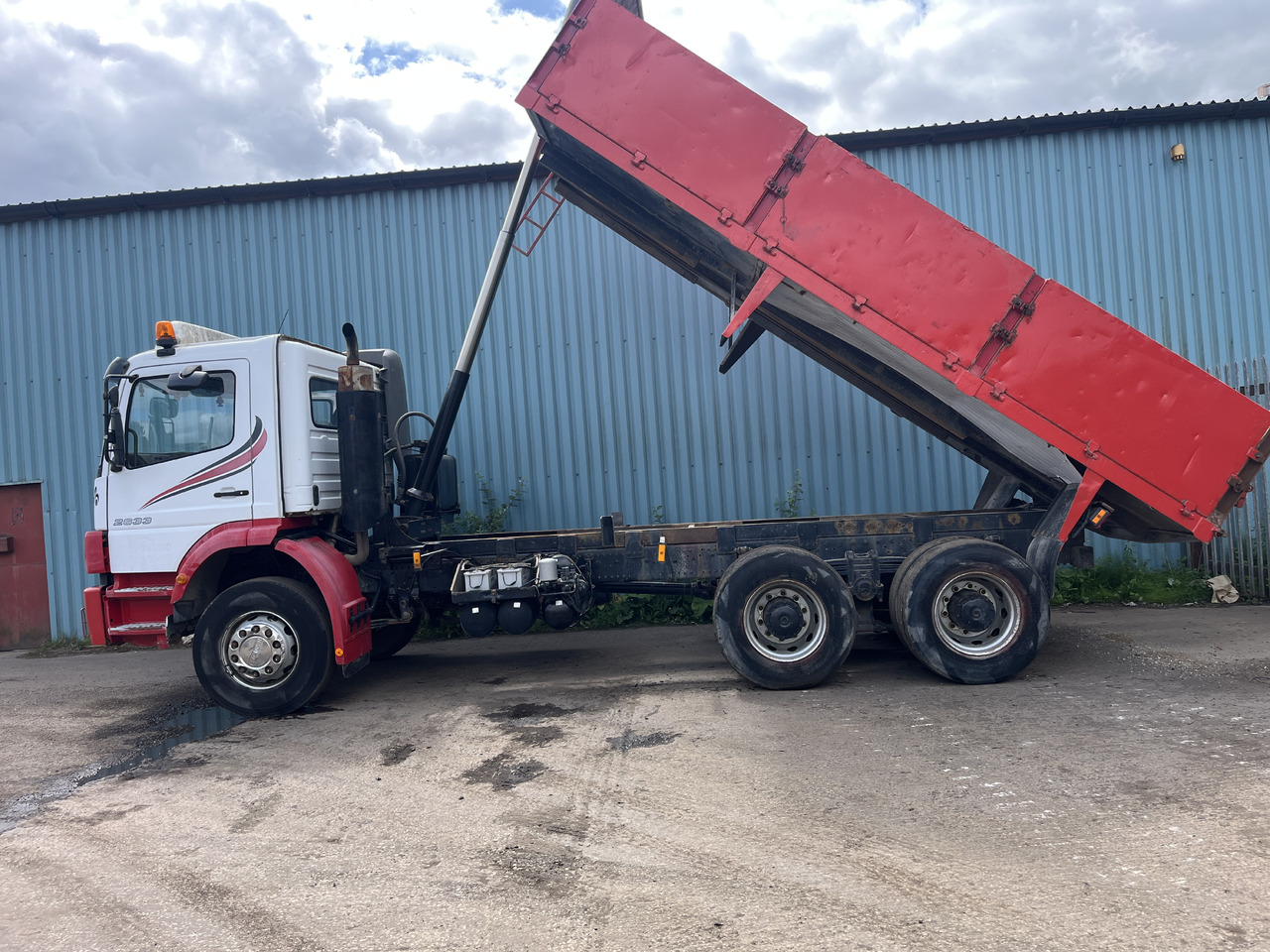 Mercedes Atego - Kipper vrachtwagen: afbeelding 2 Mercedes Atego - Kipper vrachtwagen: afbeelding 2