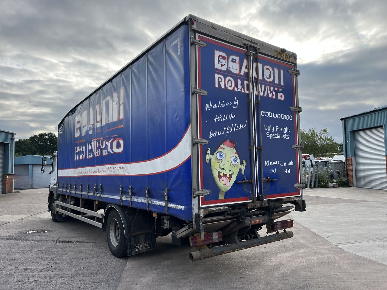 Mercedes Axor 1829 4x2 Curtain side - Schuifzeilen vrachtwagen: afbeelding 3 Mercedes Axor 1829 4x2 Curtain side - Schuifzeilen vrachtwagen: afbeelding 3