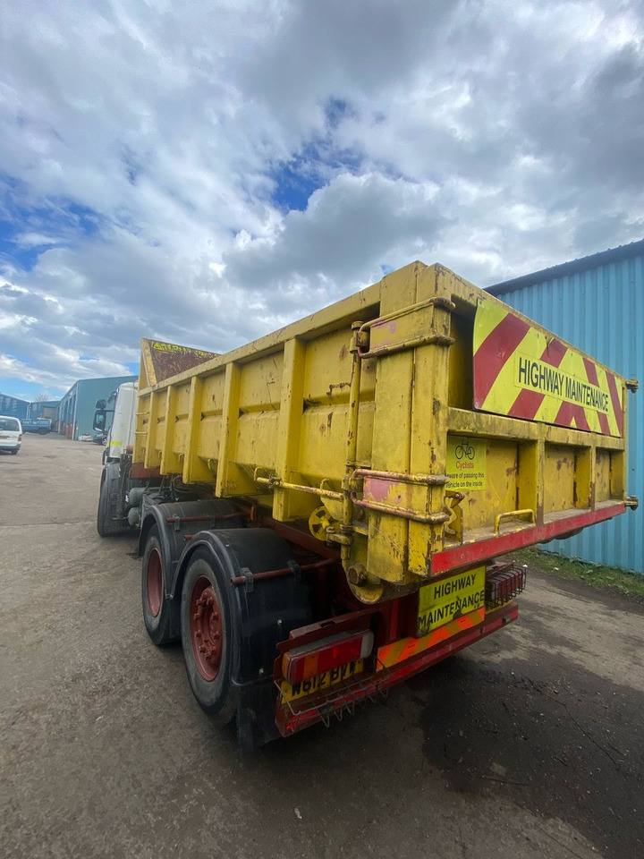 Scania 94D 260 6x2 Rigid - Kipper vrachtwagen: afbeelding 3 Scania 94D 260 6x2 Rigid - Kipper vrachtwagen: afbeelding 3