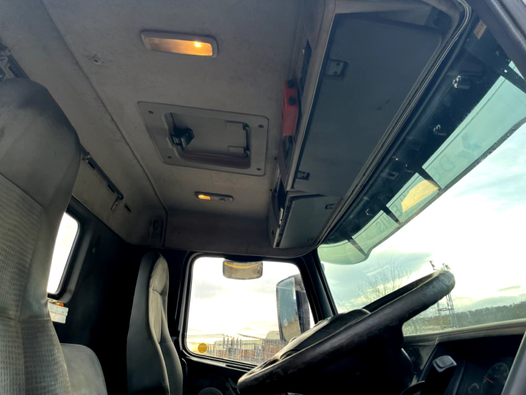 Chassis vrachtwagen VOLVO FM9 260 6X2: afbeelding 12