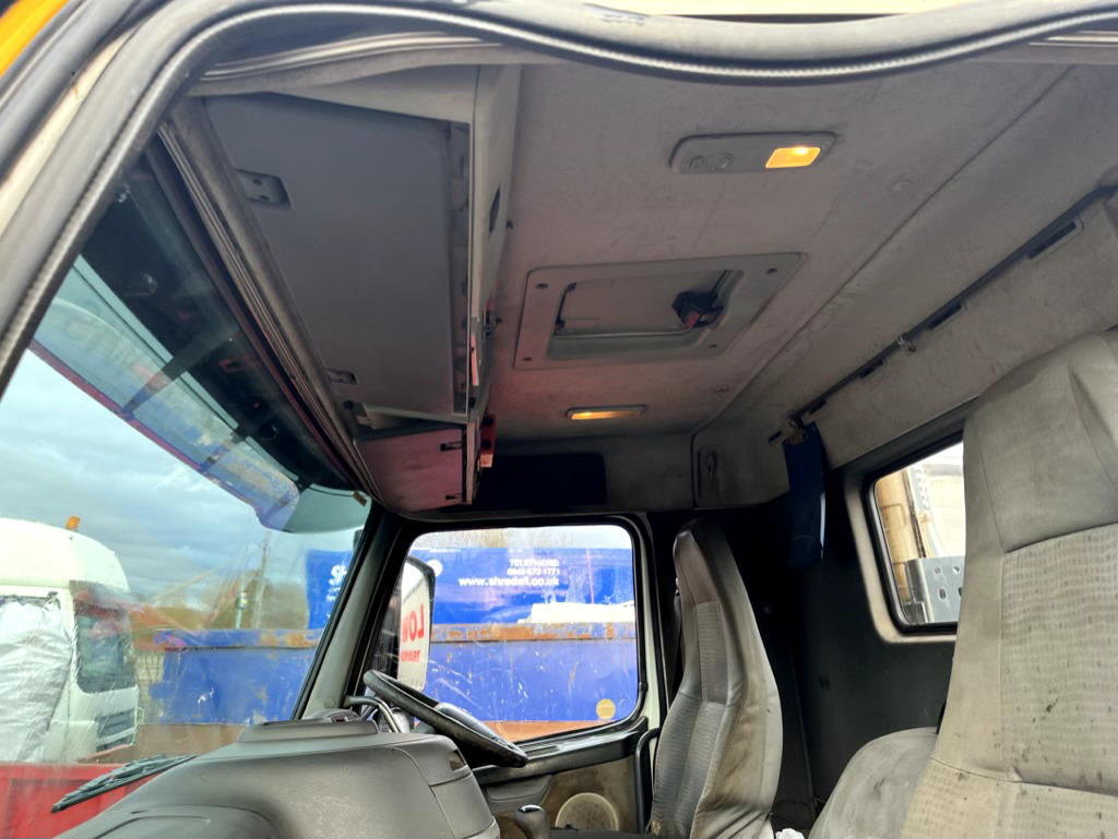 Chassis vrachtwagen VOLVO FM9 260 6X2: afbeelding 9