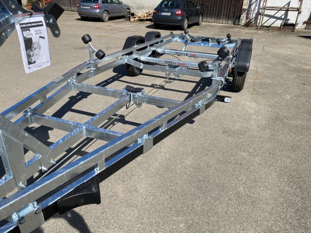 Brenderup Brenderup Premium Bootsanhänger 242500TB SR mit Superrollen, 2,5 to. 7,2m/ 24 Fuß - Boottrailer: afbeelding 4 Brenderup Brenderup Premium Bootsanhänger 242500TB SR mit Superrollen, 2,5 to. 7,2m/ 24 Fuß - Boottrailer: afbeelding 4