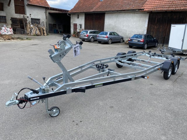 Brenderup Premium Bootsanhänger 242000TB SR mit Superrollen, 2,0 to. 7,2m/ 24 Fuß - Boottrailer: afbeelding 1 Brenderup Premium Bootsanhänger 242000TB SR mit Superrollen, 2,0 to. 7,2m/ 24 Fuß - Boottrailer: afbeelding 1