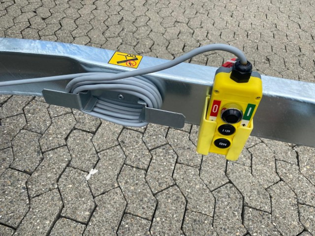 Brenderup Rückwärtskipper BT4260STB 2000, 2,0 to., E-Pumpe, 259x143x35cm - Kipper aanhangwagen: afbeelding 4 Brenderup Rückwärtskipper BT4260STB 2000, 2,0 to., E-Pumpe, 259x143x35cm - Kipper aanhangwagen: afbeelding 4
