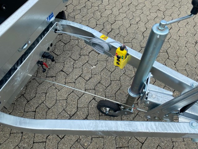 Brenderup Rückwärtskipper BT4260STB 2500, 2,5 to., E-Pumpe, 259x143x35cm - Kipper aanhangwagen: afbeelding 3 Brenderup Rückwärtskipper BT4260STB 2500, 2,5 to., E-Pumpe, 259x143x35cm - Kipper aanhangwagen: afbeelding 3