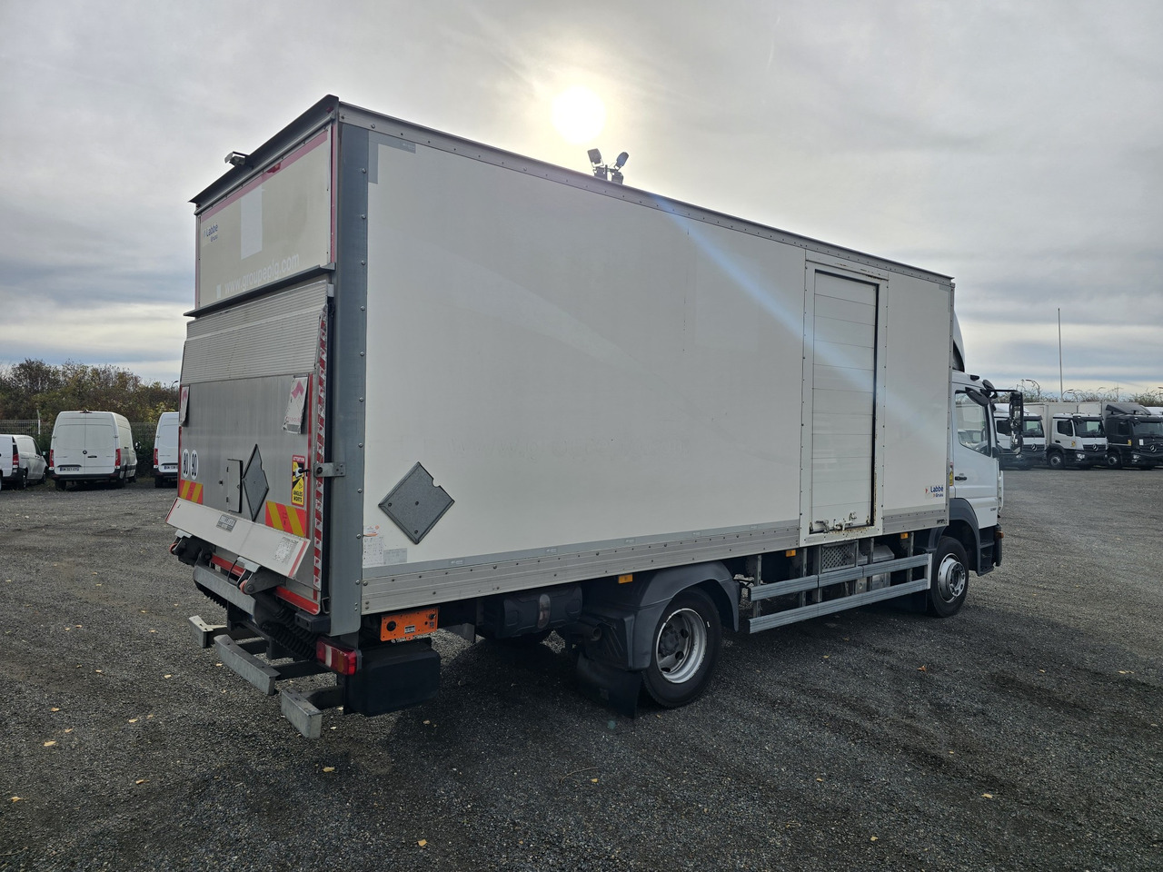 MERCEDES-BENZ Atego 1218 - Box - LIFT - SIDE DOOR - ADR - Bakwagen: afbeelding 4 MERCEDES-BENZ Atego 1218 - Box - LIFT - SIDE DOOR - ADR - Bakwagen: afbeelding 4