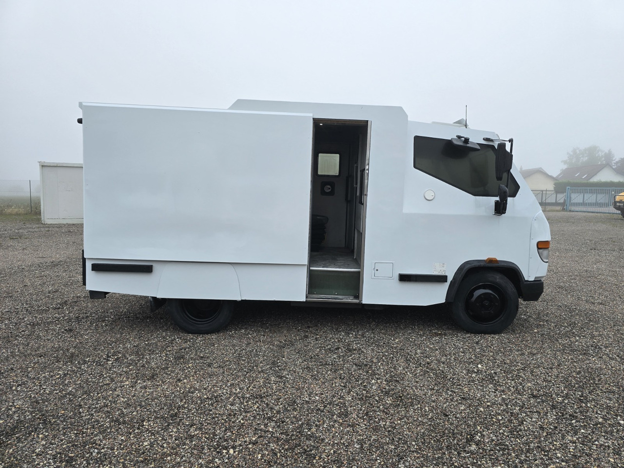 Mercedes Vario 816 - Waardetransport: afbeelding 3 Mercedes Vario 816 - Waardetransport: afbeelding 3