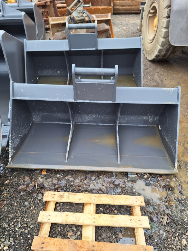 BALAVTO Slope bucket 1600 mm Volvo S60 - Bak: afbeelding 1 BALAVTO Slope bucket 1600 mm Volvo S60 - Bak: afbeelding 1