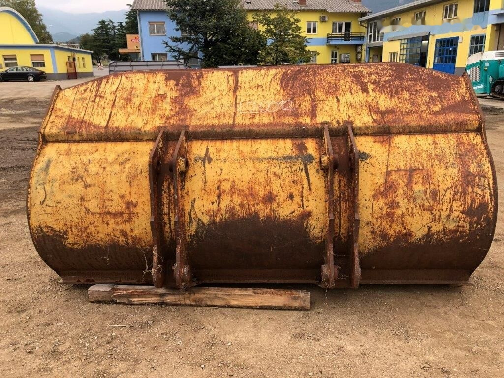 Loader bucket 2350 mm for Volvo BM4600 - Voorladerbak: afbeelding 4 Loader bucket 2350 mm for Volvo BM4600 - Voorladerbak: afbeelding 4