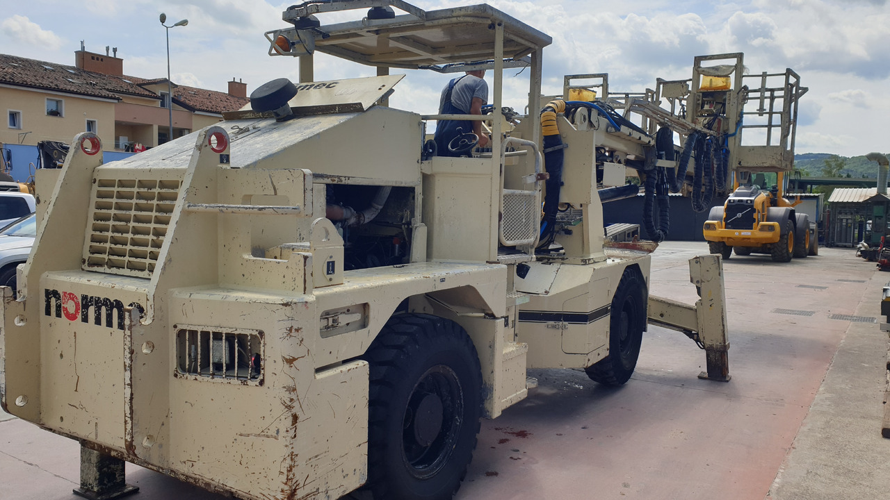 Normet Himec 9905 BT - Mijnbouw machine: afbeelding 4 Normet Himec 9905 BT - Mijnbouw machine: afbeelding 4