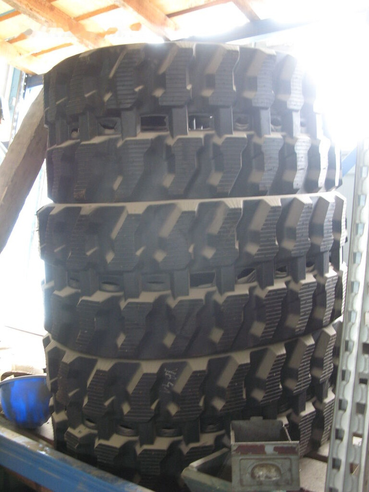 TAERYUK YB370X107X41 - Rupsband voor Graafmachine: afbeelding 1 TAERYUK YB370X107X41 - Rupsband voor Graafmachine: afbeelding 1