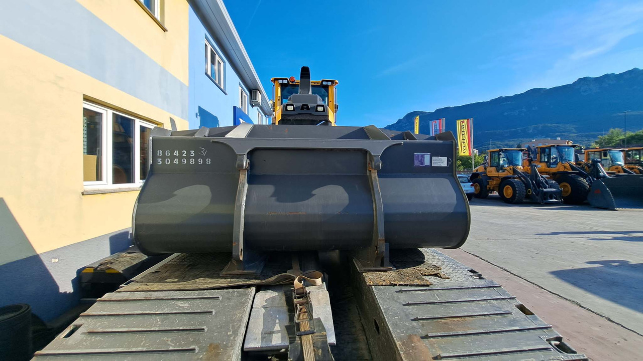 VOLVO 2500 mm for 12-15 ton wheel loaders - Voorladerbak: afbeelding 3 VOLVO 2500 mm for 12-15 ton wheel loaders - Voorladerbak: afbeelding 3