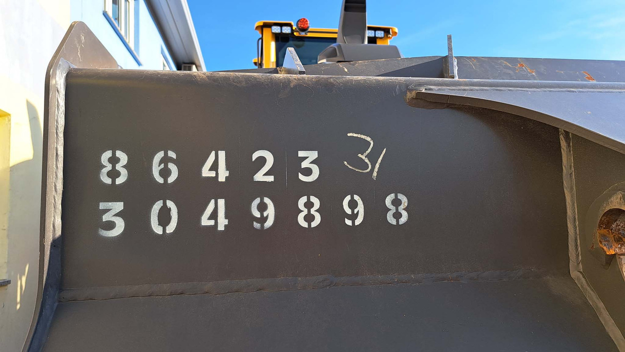VOLVO 2500 mm for 12-15 ton wheel loaders - Voorladerbak: afbeelding 5 VOLVO 2500 mm for 12-15 ton wheel loaders - Voorladerbak: afbeelding 5