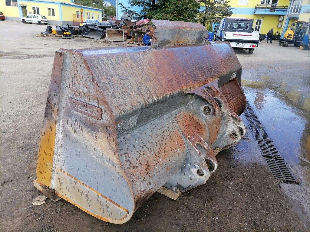 VOLVO loader bucket 2800 mm - Voorladerbak voor Wiellader: afbeelding 5 VOLVO loader bucket 2800 mm - Voorladerbak voor Wiellader: afbeelding 5