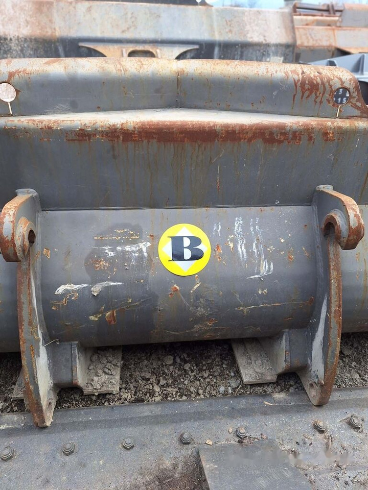 Volvo 93812 loader bucket 2300 mm BOE - Voorladerbak: afbeelding 3 Volvo 93812 loader bucket 2300 mm BOE - Voorladerbak: afbeelding 3