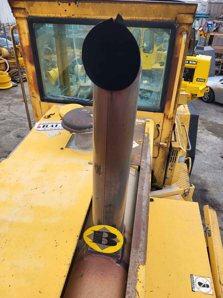 Volvo exhaust pipe - Uitlaatpijp voor Lader: afbeelding 1 Volvo exhaust pipe - Uitlaatpijp voor Lader: afbeelding 1