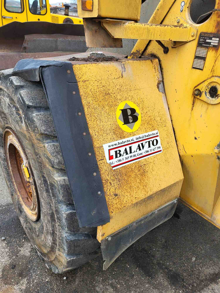 Volvo front fenders - Fender voor Lader: afbeelding 3 Volvo front fenders - Fender voor Lader: afbeelding 3