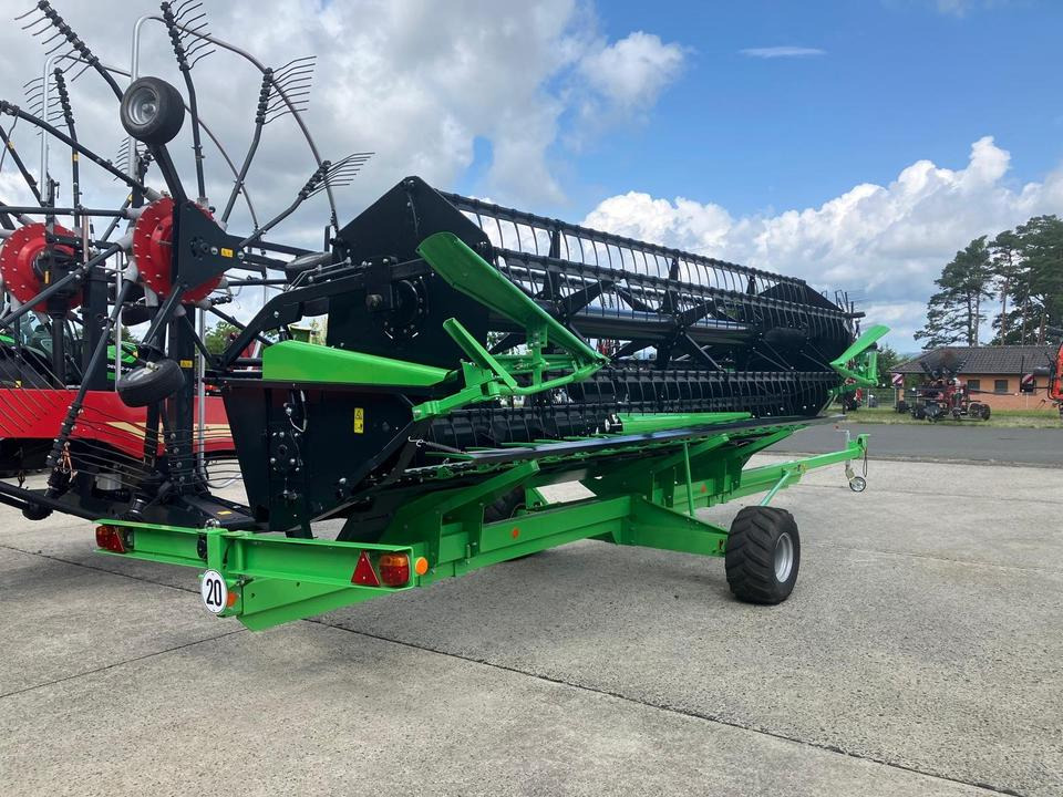 Deutz Fahr Schneidwerk DH540A inkl Schneidwerkwagen Mähdrescher - Graanmaaibord: afbeelding 1 Deutz Fahr Schneidwerk DH540A inkl Schneidwerkwagen Mähdrescher - Graanmaaibord: afbeelding 1