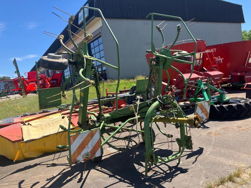 Krone KW 5.50 Wender, Heuer, Zetter hydr. Grenzstreueinrichtung - Hooischudder: afbeelding 2 Krone KW 5.50 Wender, Heuer, Zetter hydr. Grenzstreueinrichtung - Hooischudder: afbeelding 2