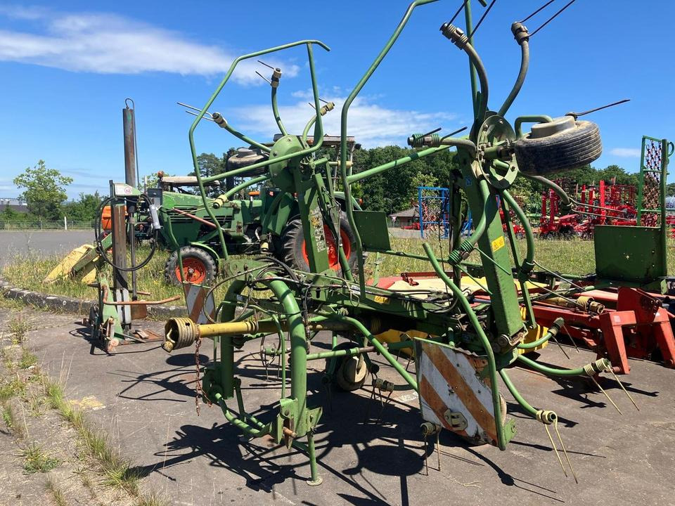 Krone KW 5.50 Wender, Heuer, Zetter hydr. Grenzstreueinrichtung - Hooischudder: afbeelding 1 Krone KW 5.50 Wender, Heuer, Zetter hydr. Grenzstreueinrichtung - Hooischudder: afbeelding 1