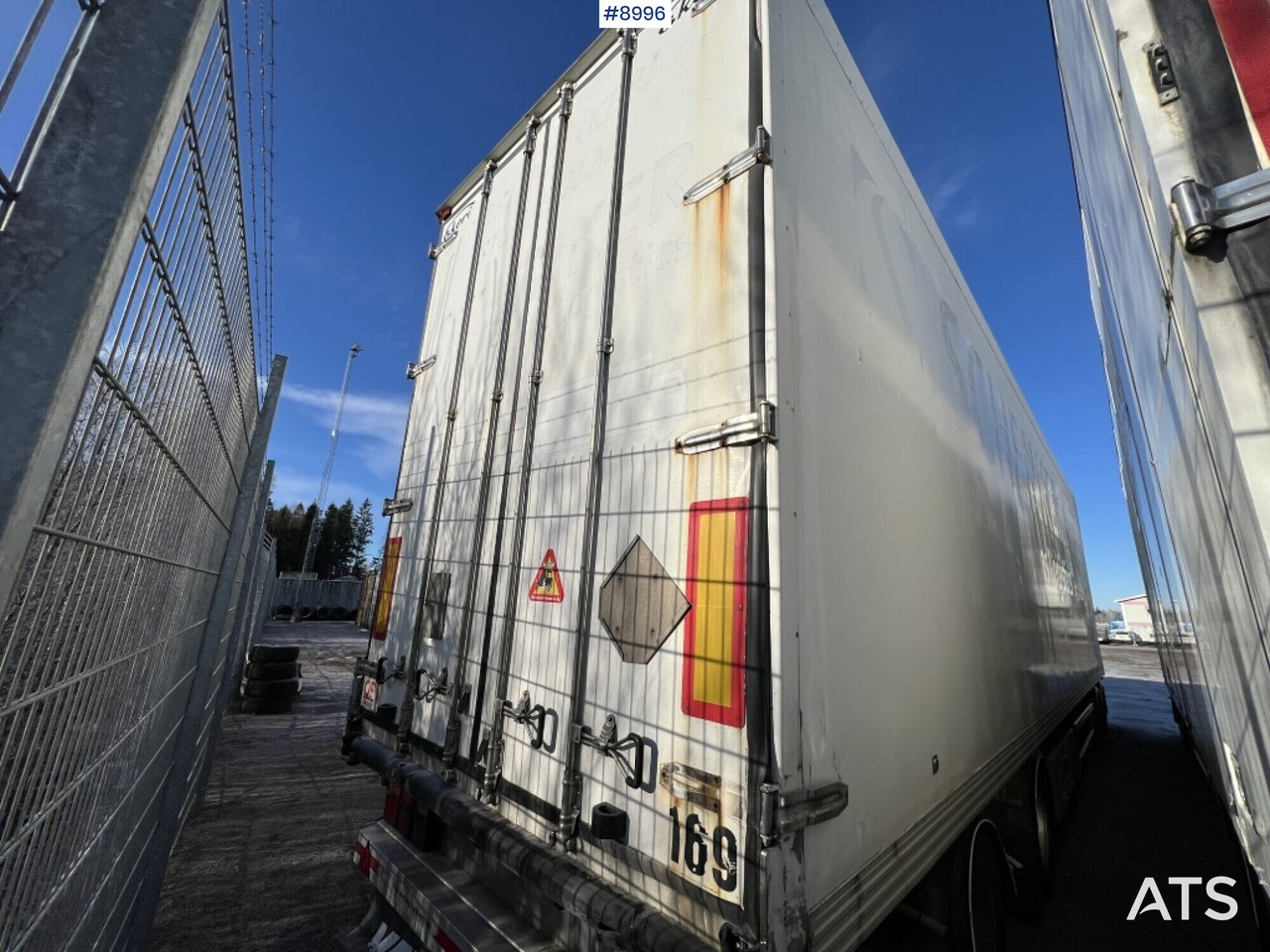 Box trailer EKERI L/L-4 - Gesloten aanhangwagen: afbeelding 2 Box trailer EKERI L/L-4 - Gesloten aanhangwagen: afbeelding 2
